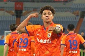 开云中国-关于山东泰山迎法甲关键赛；清晨防线松动；球迷炸锅；心理建设被强调的信息